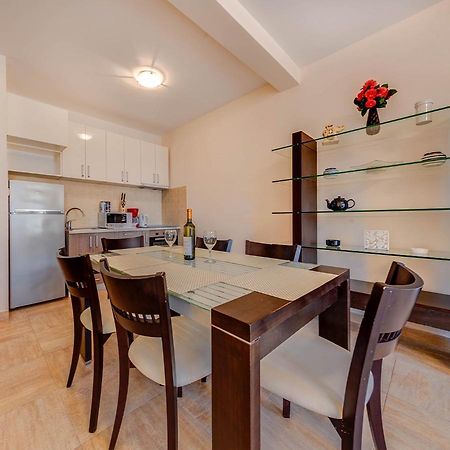 Port Adria Apartments Kamenari Ngoại thất bức ảnh