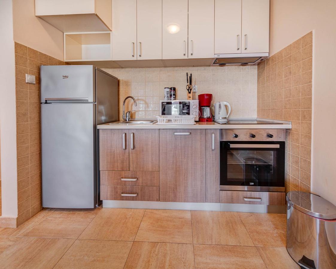 Port Adria Apartments Kamenari Ngoại thất bức ảnh
