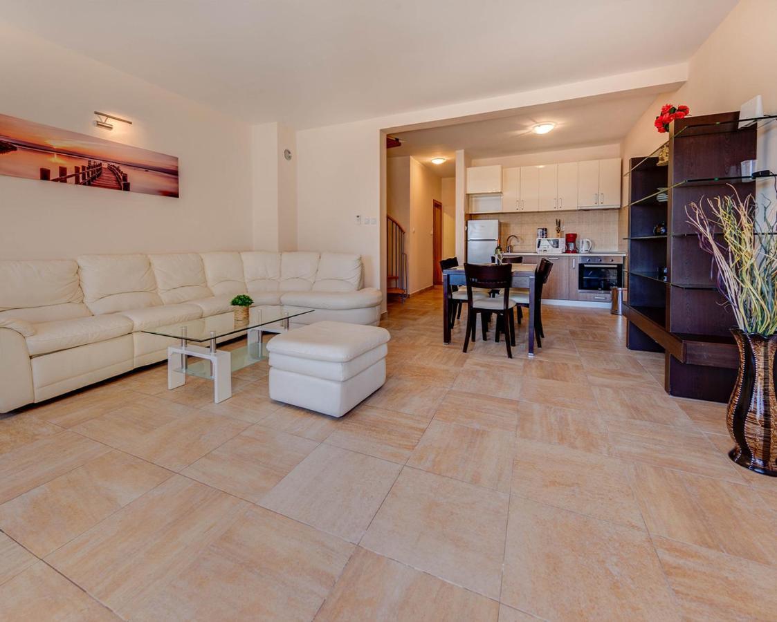 Port Adria Apartments Kamenari Ngoại thất bức ảnh